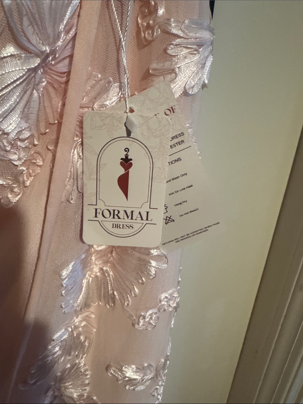 Elegant Pink Lace Strapless Evening Dress - Picture 2 of 7